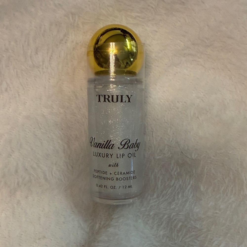 TRULY Vanilla Baby Lip Oil with Gold Cap
